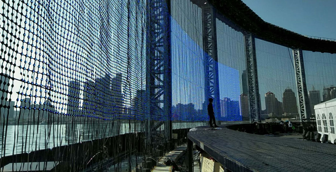 三亿体育案例-青岛上海合作组织P55LED网格屏